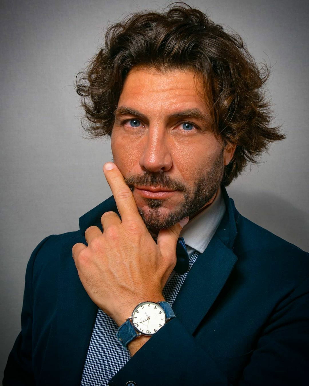 2-alfredo-a-main-book-six-management.jpg