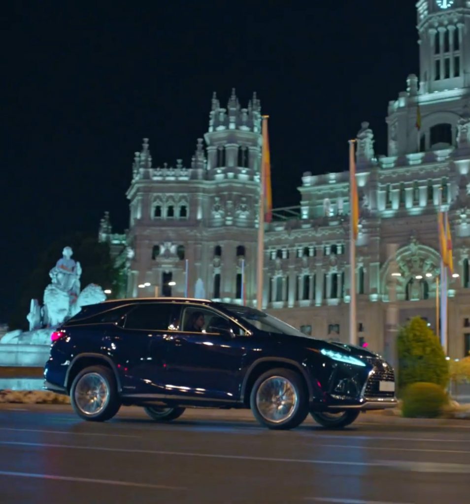 Publicidad para anuncio de Lexus Six