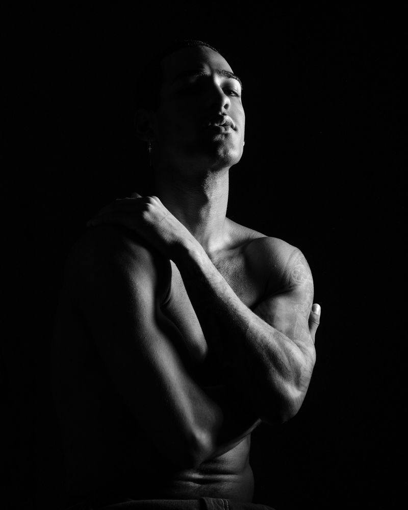 14-gonzalo-b-main-book-six-management.jpg